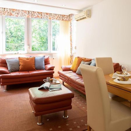 2Bdr Apartment With Balcony Near Maksimir Zagreb Eksteriør billede