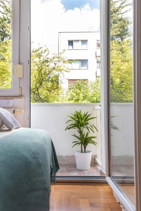 2Bdr Apartment With Balcony Near Maksimir Zagreb Eksteriør billede