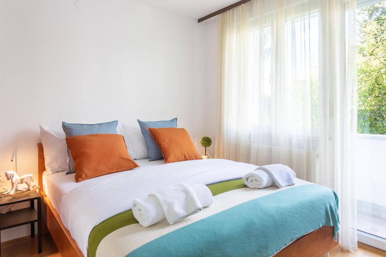 2Bdr Apartment With Balcony Near Maksimir Zagreb Eksteriør billede