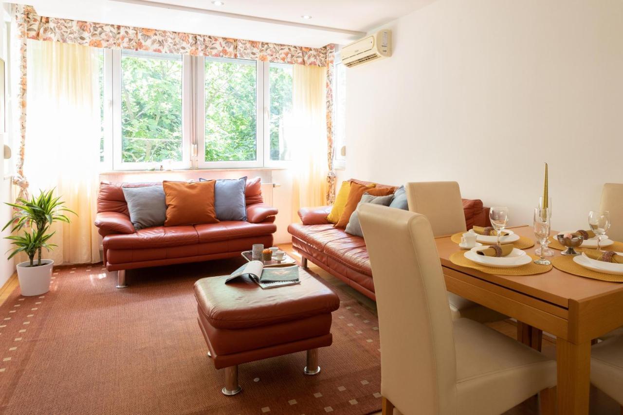 2Bdr Apartment With Balcony Near Maksimir Zagreb Eksteriør billede